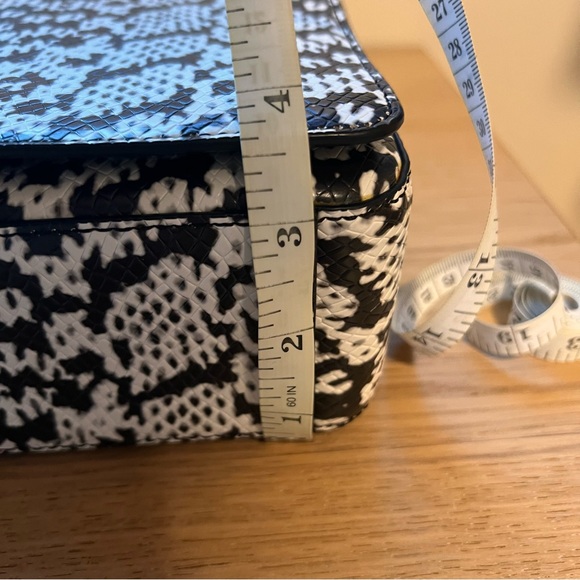 Snake Print Leather Handbag - Picture 9 of 12